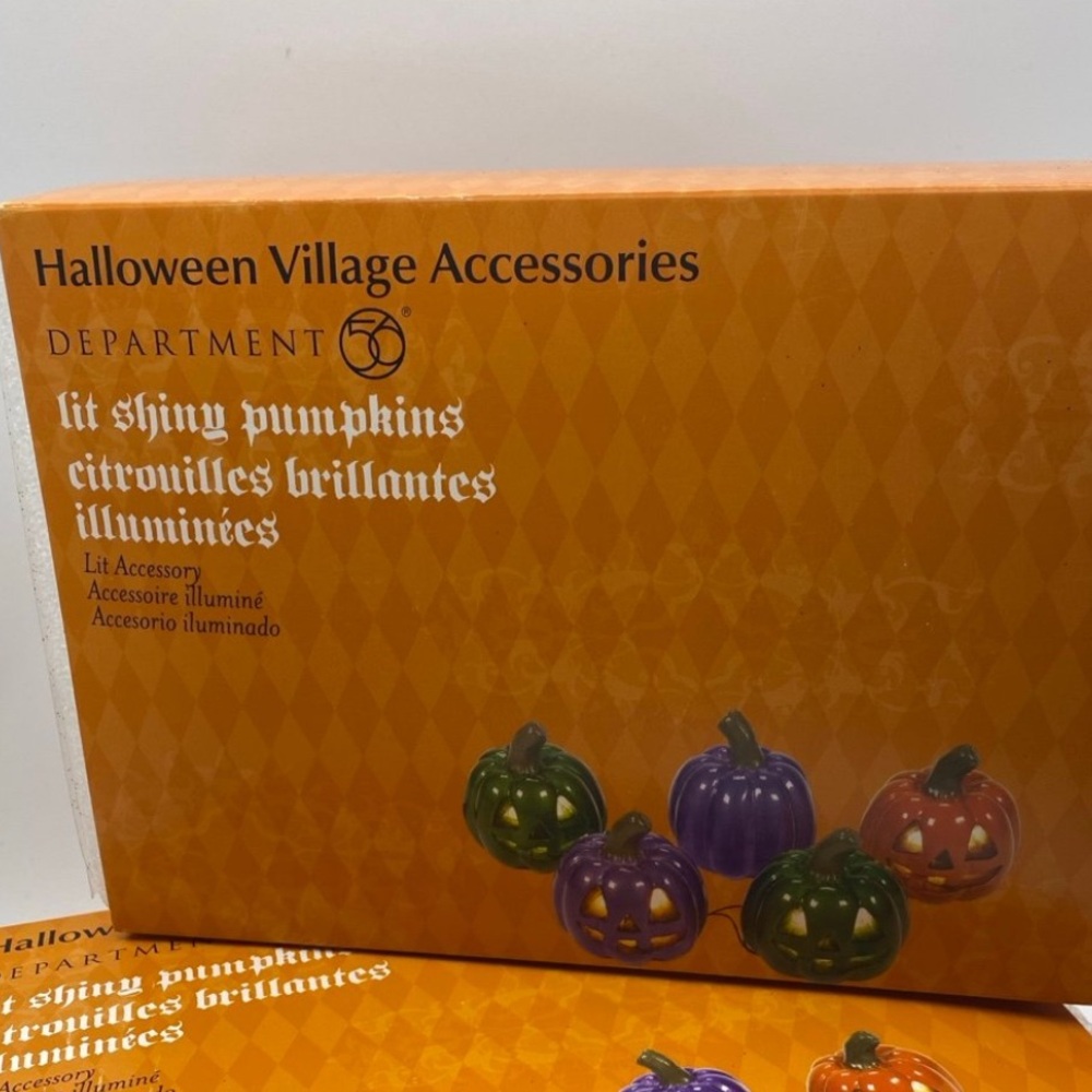 Department 56 Halloween Village Illuminated Pumpkin Trio lights